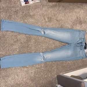 Light wash skinny jeans